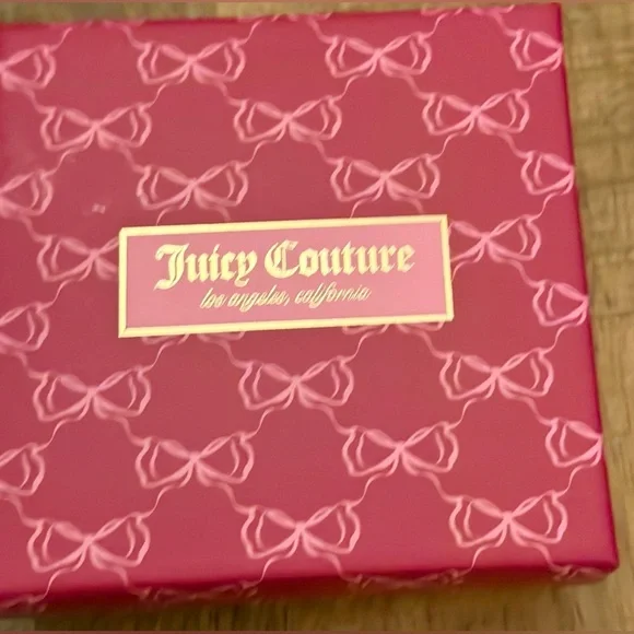 Juicy Couture Gold Charm Bracelet NWT - Picture 5 of 5